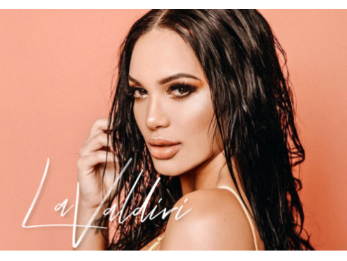 Andrea Valdiri, la chica que explotó las redes, se lanza como cantante