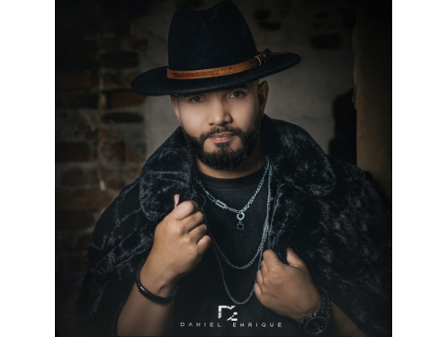 Daniel Enrique lanza su primer álbum discográfico 